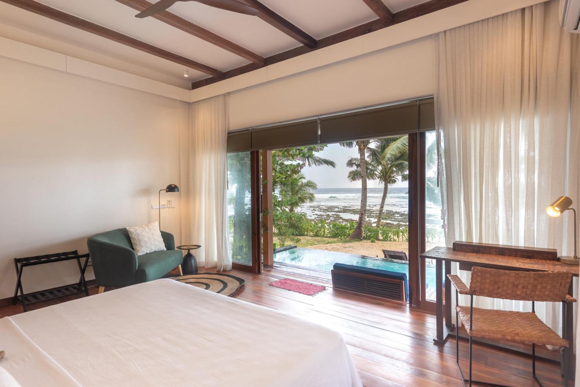 L'Osteria Luxe Beachfront B&B General Luna  Exterior photo